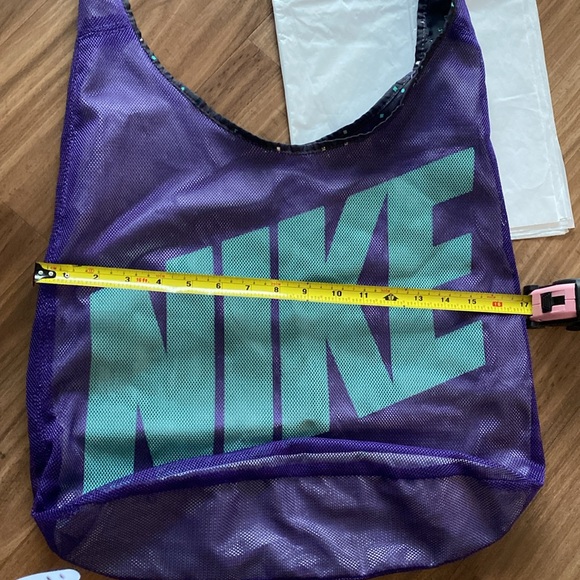 Nike Purple Mesh Hobo Reversible Crossbody Shoulder Gym Bag - used - Picture 10 of 10